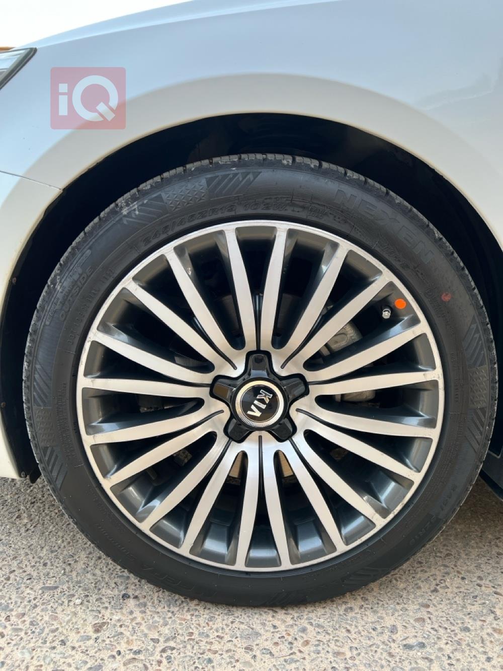 Kia Cadenza